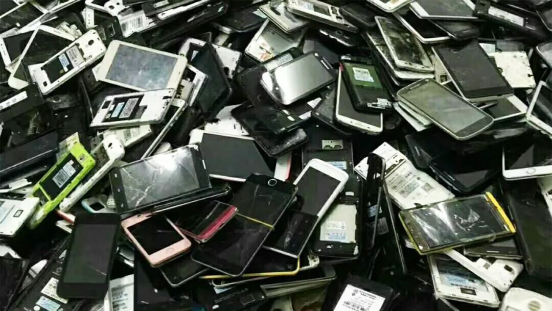 鋁創新紀元 – 也許,我們曾以另一種方式握過手3.jpg 鋁創新紀元 – 也許,我們曾以另一種方式握過手3.jpg